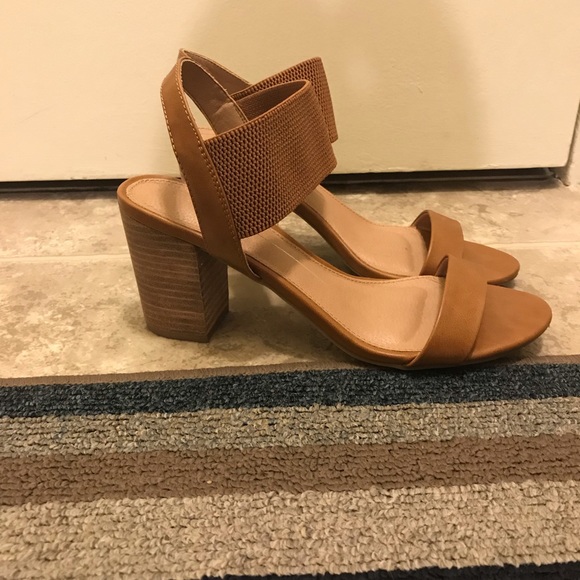 Bought for specific dress, don’t need them anymore - Picture 3 of 5